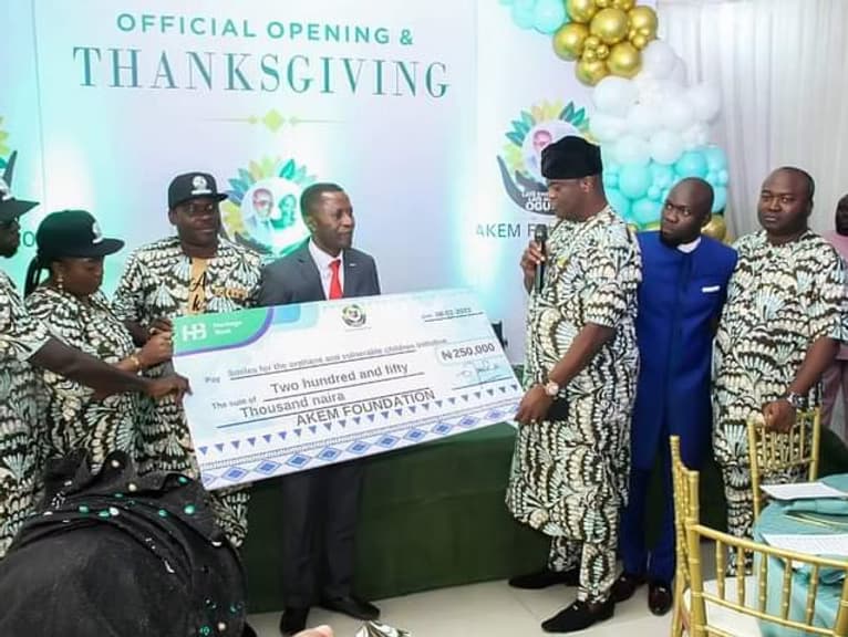 AKEM Foundation gives 1 million Naira to Initiatives